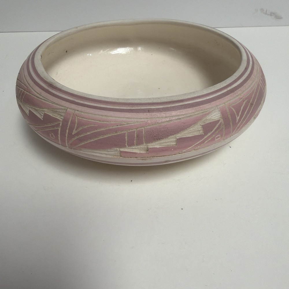 Navajo Hozoni Pottery Elaborately Etched bowl Signed‎